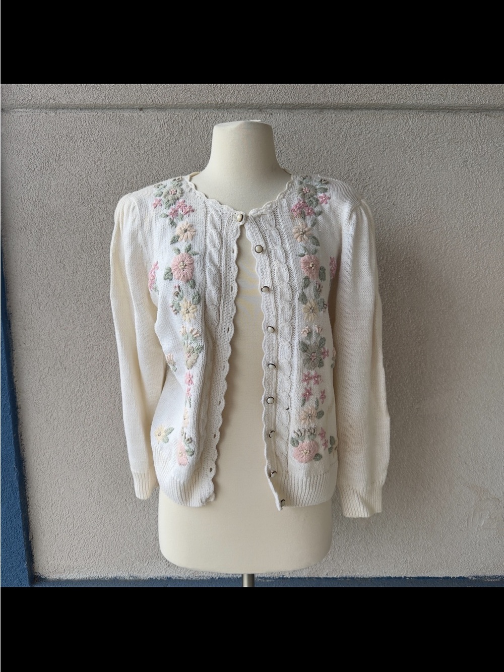 Vintage Ivory Floral Embroidered Cardigan